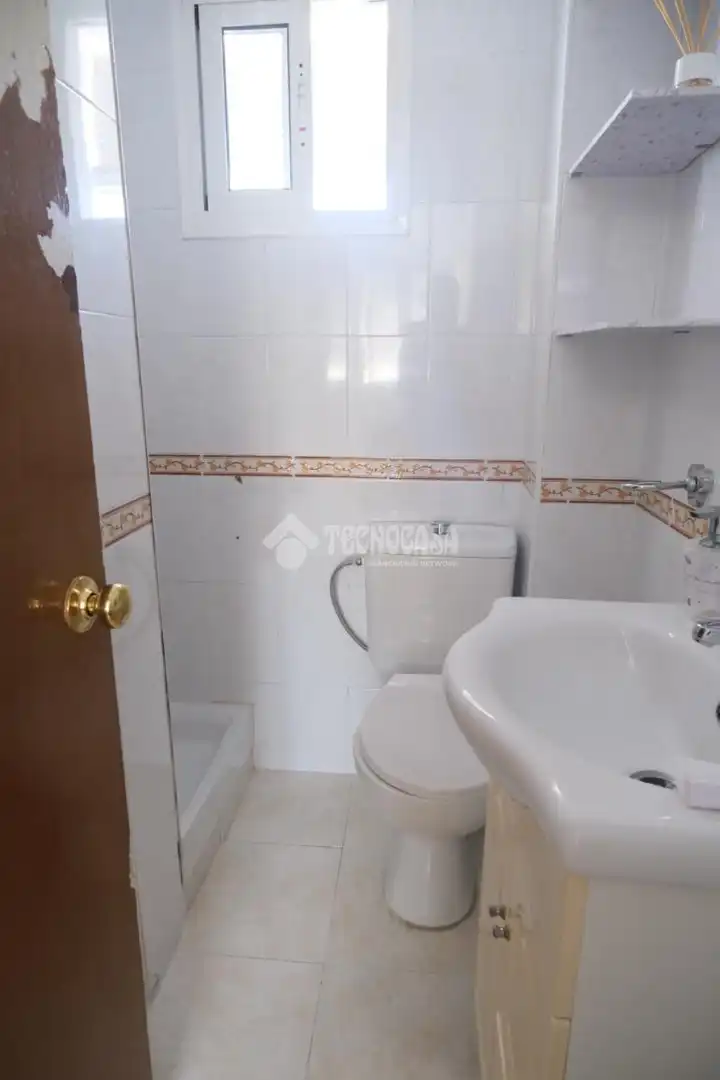Bathroom of Flat for sale in Sevilla