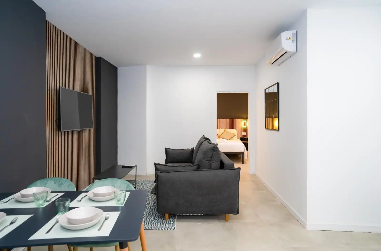 Bedroom of Flat for sale in Málaga  with Air Conditioner, Furnished and Community pool