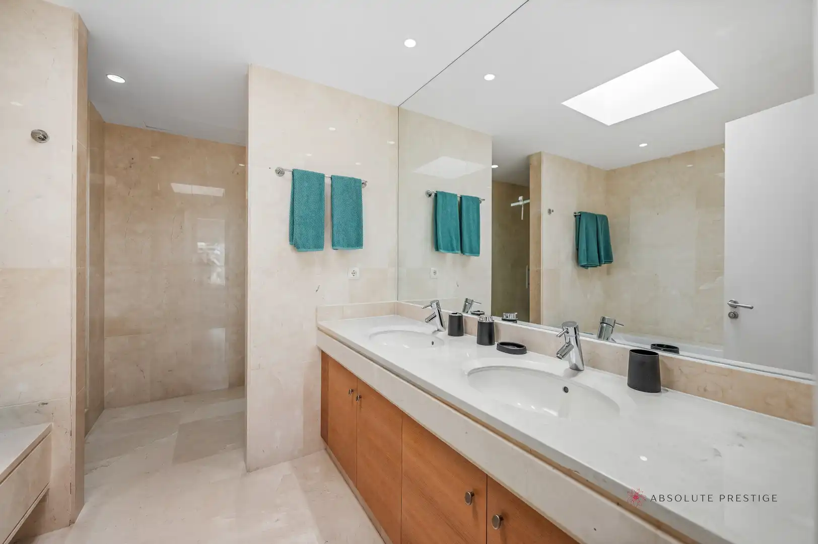 Bathroom of Attic for rent in Estepona  with Air Conditioner, Terrace and Swimming Pool
