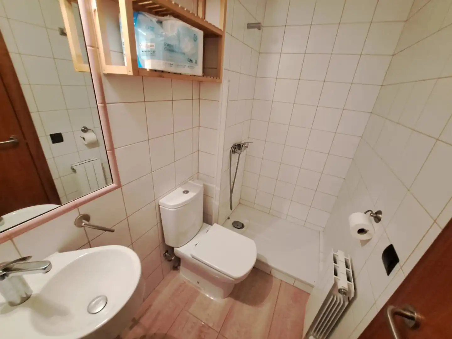 Bany de Pis en venda en Breda amb Calefacció, Parquet i Terrassa