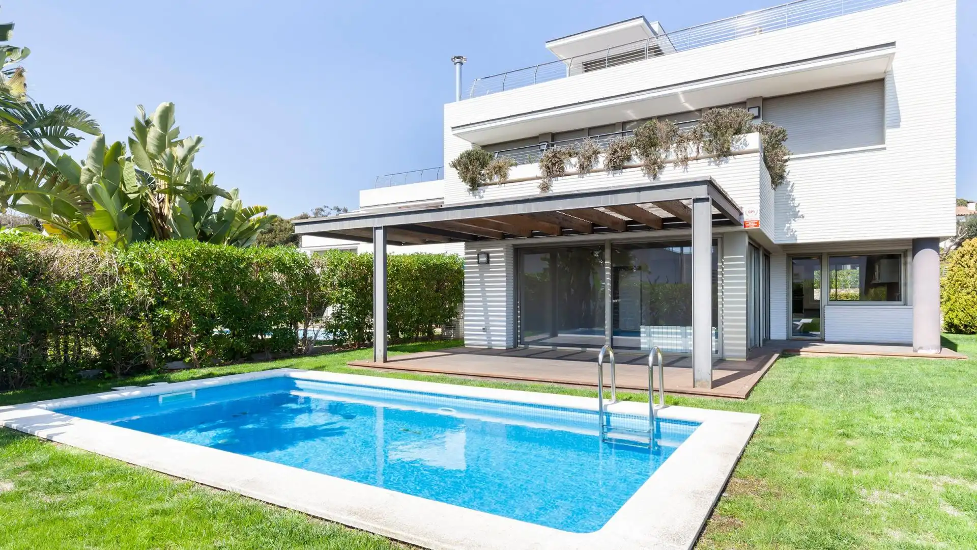 Piscina de Casa o chalet en venta en Sant Vicenç de Montalt con Aire acondicionado, Jardín privado y Parquet