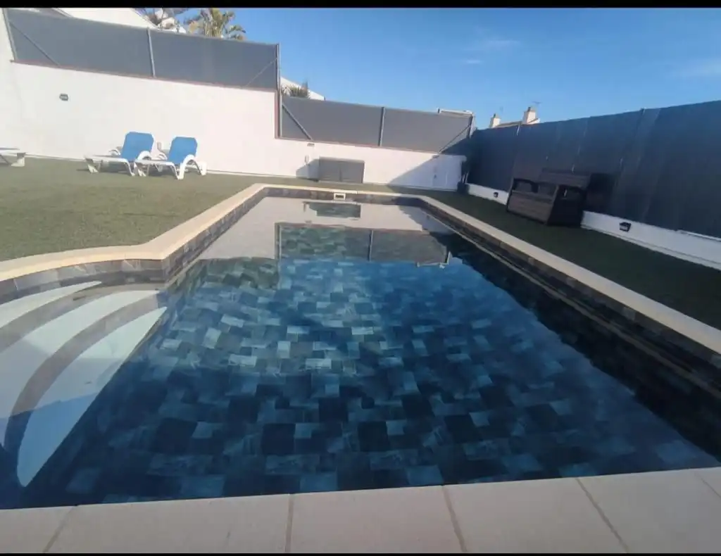 Piscina de Casa o chalet en venta en Calafell con Aire acondicionado, Calefacción y Jardín privado