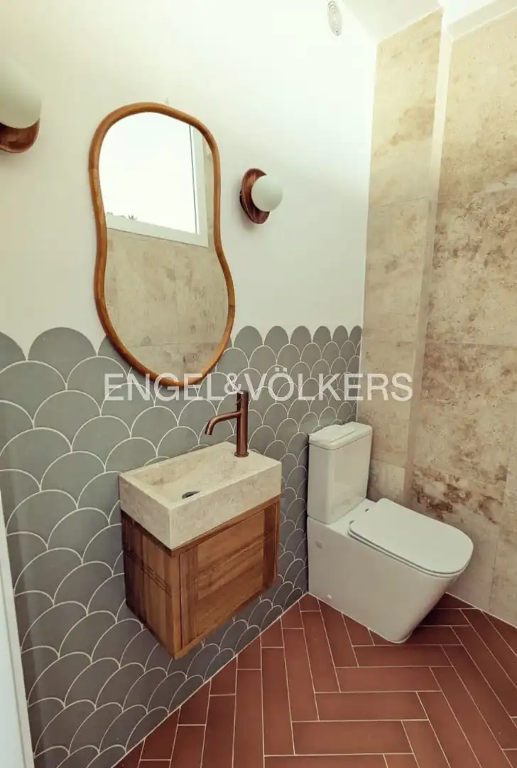 Badezimmer von Wohnung zur Miete in Valencia mit Klimaanlage, Heizung und Parkett