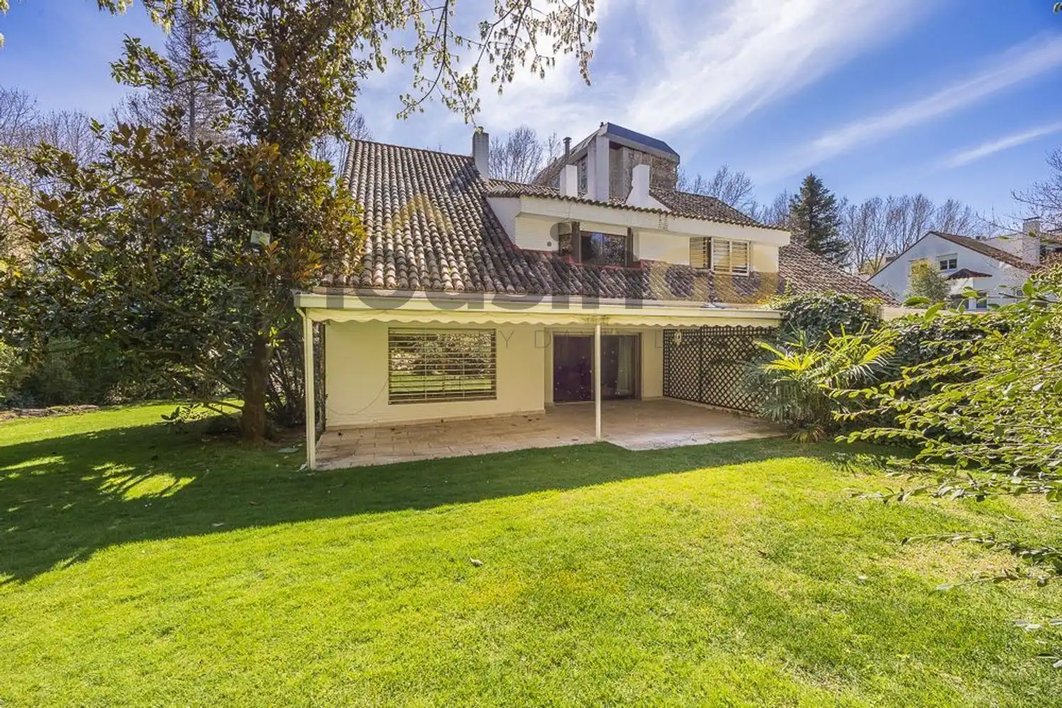 Jardí de Casa o xalet en venda en  Madrid Capital amb Aire condicionat, Calefacció i Terrassa