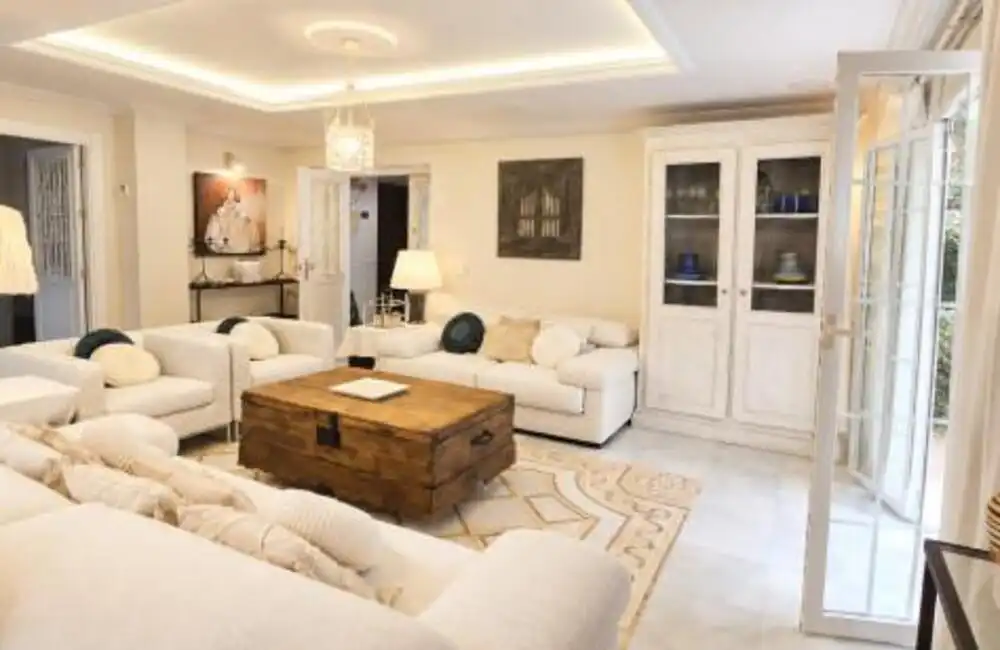 Living room of Houses for rent in Nueva Andalucía