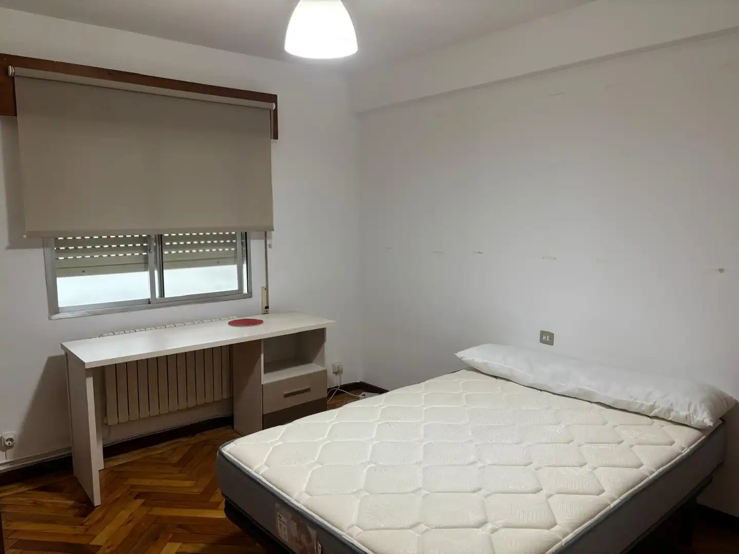 Habitación de Piso de alquiler en Santiago de Compostela  con Calefacción, Terraza y Amueblado