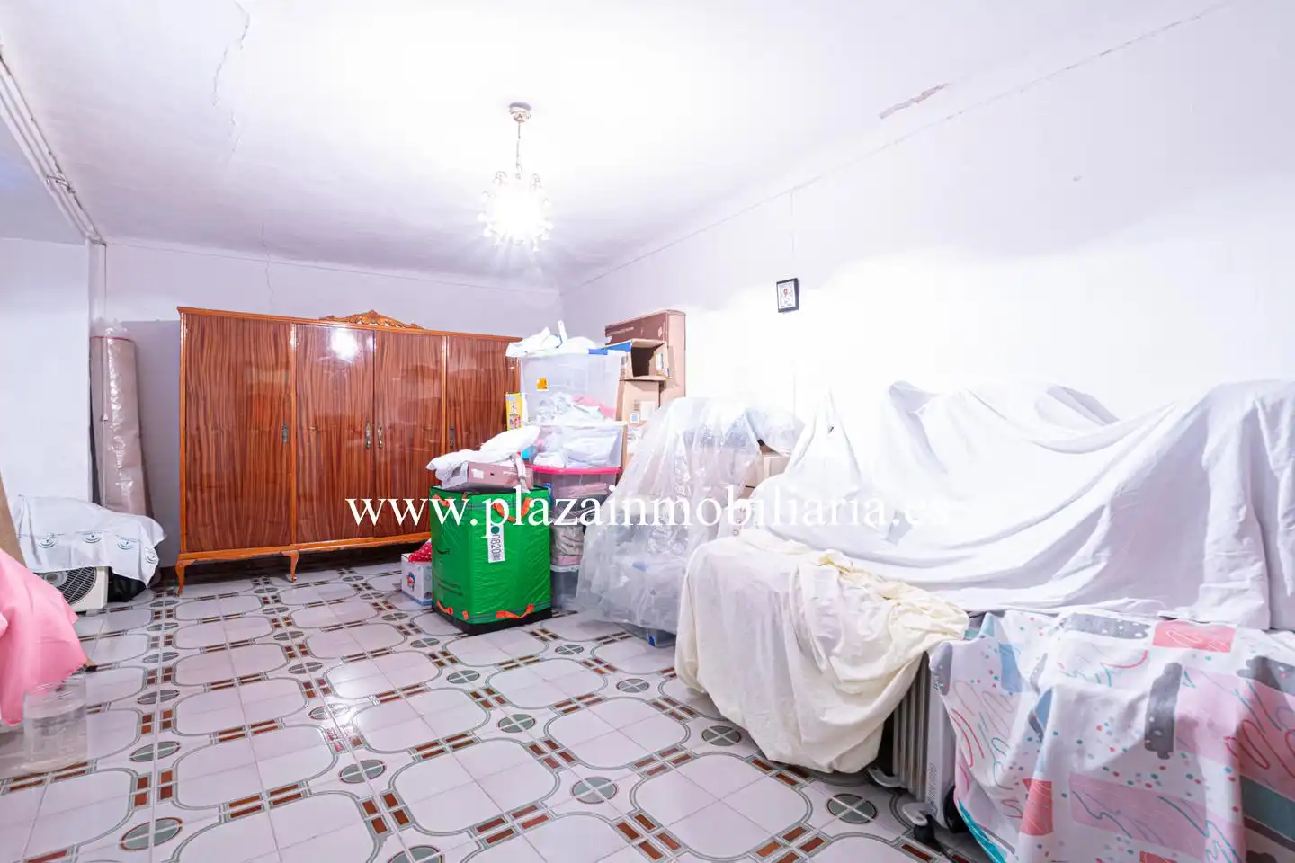 Houses for sale in Lucena  with Storage room