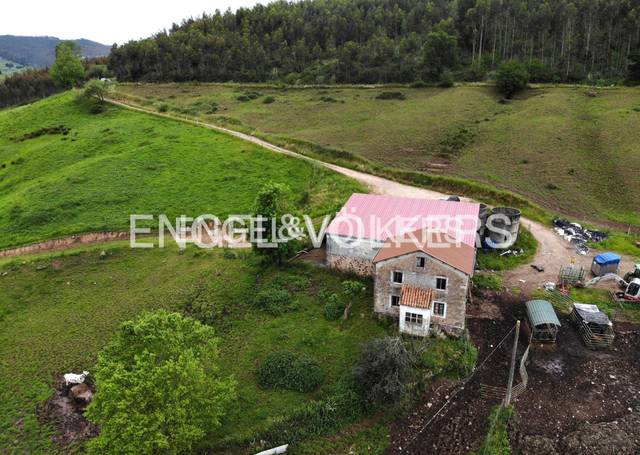 Terreno residencial en Venta en Barrio Carrimon en Renedo