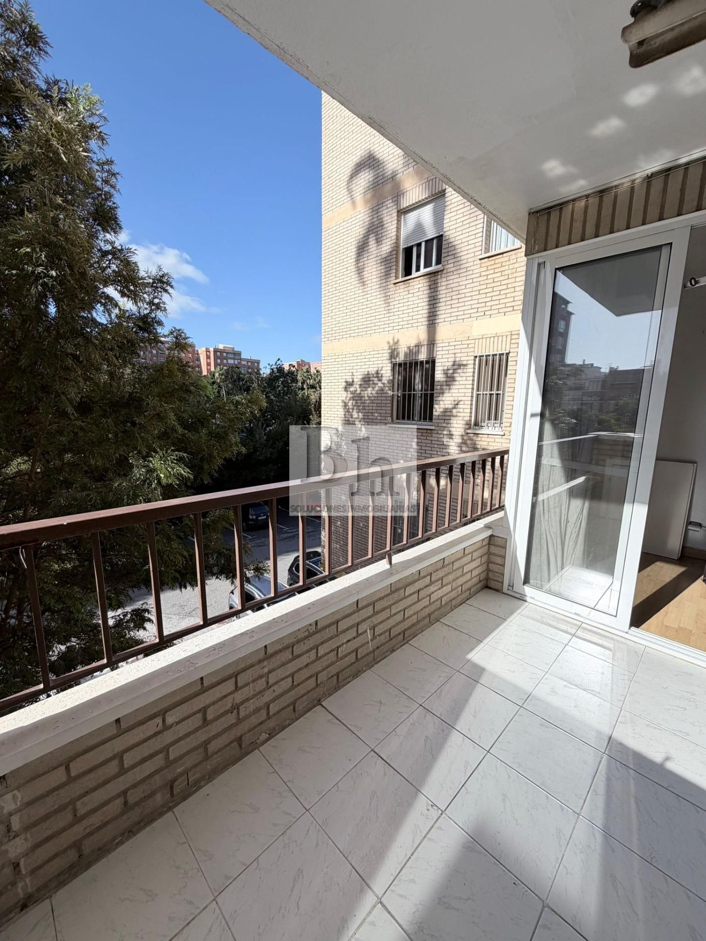 Planta baixa en venda a Calle HEROE DE SOSTOA, 196, Girón - Las Delicias