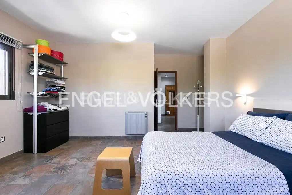 Habitación de Casa o chalet en venta en Valencia con Aire acondicionado, Calefacción y Jardín privado