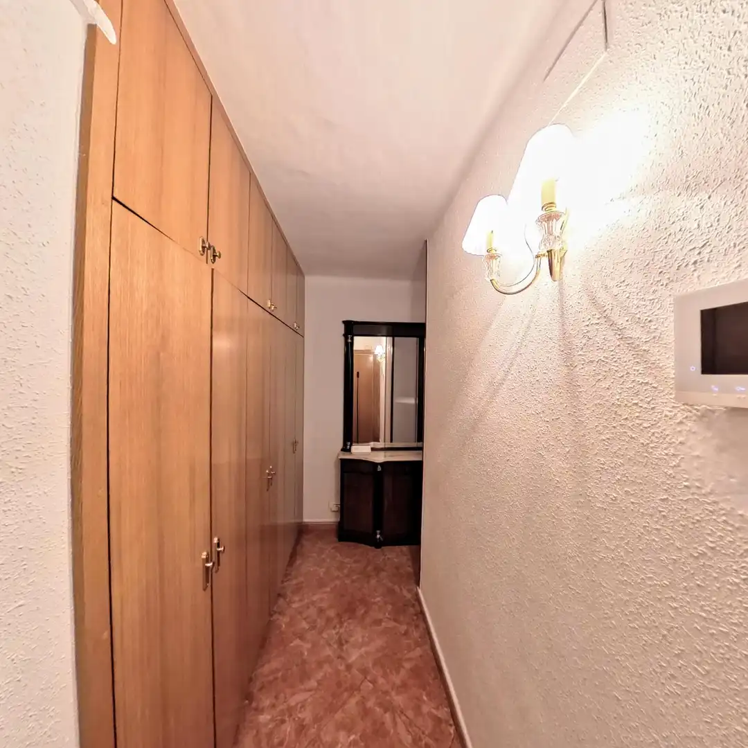 Piso en venta en Barcelona con Balcón y Alarma