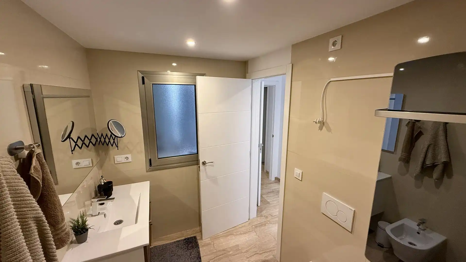Bany de Apartament en venda en La Font d'en Carròs amb Terrassa