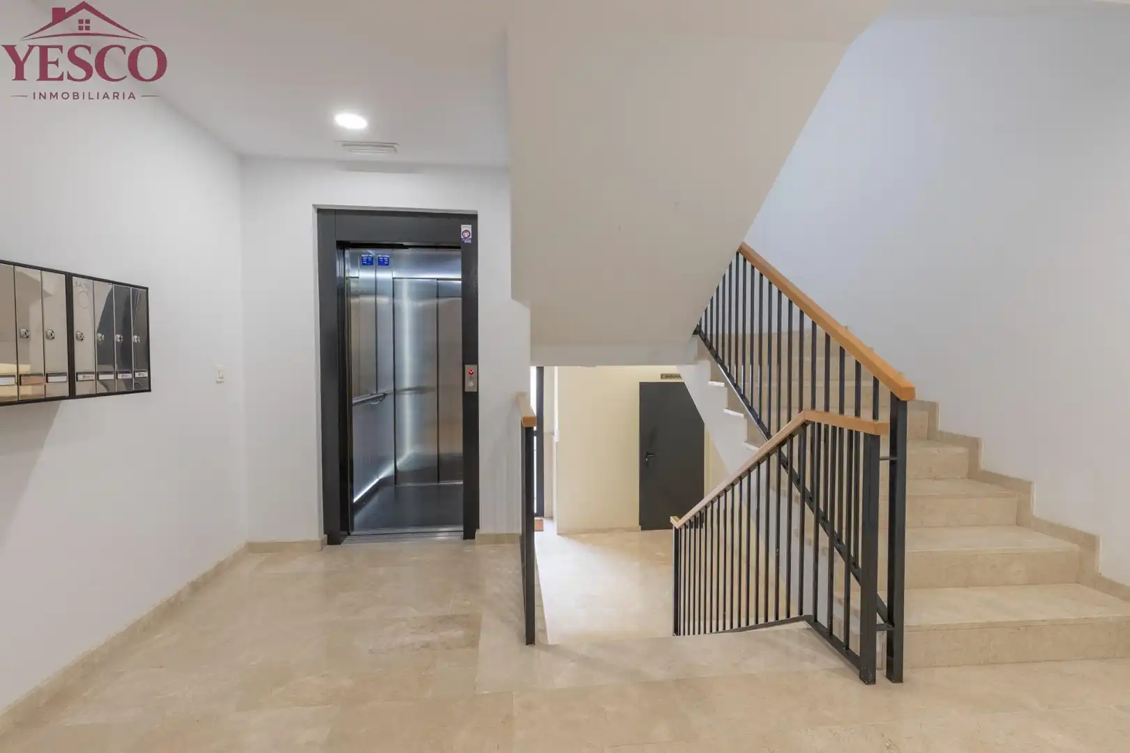 Wohnung zum Verkauf in Churriana de la Vega mit Klimaanlage