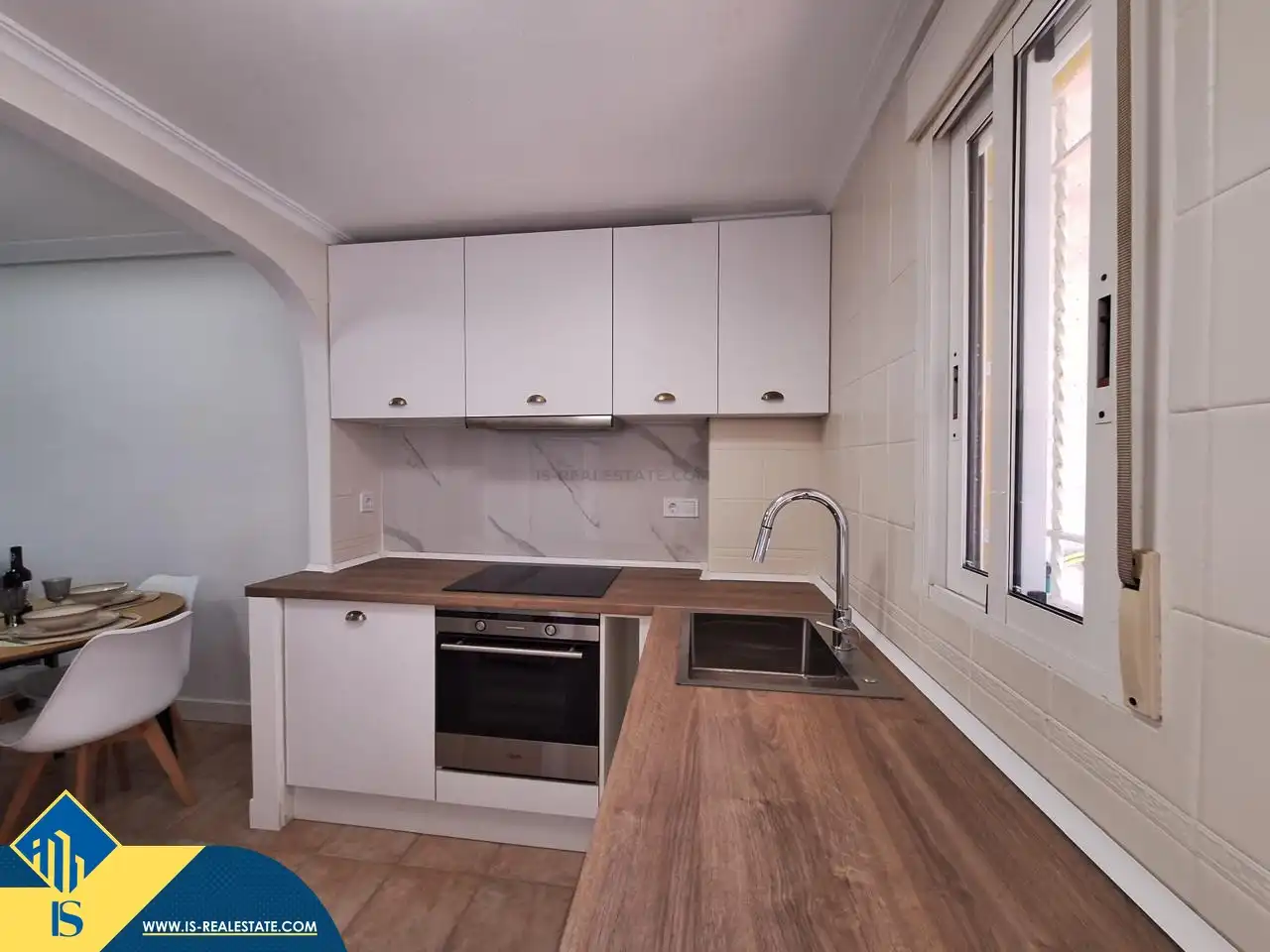 Cuina de Casa o xalet en venda en Torrevieja amb Aire condicionat, Jardí privat i Terrassa