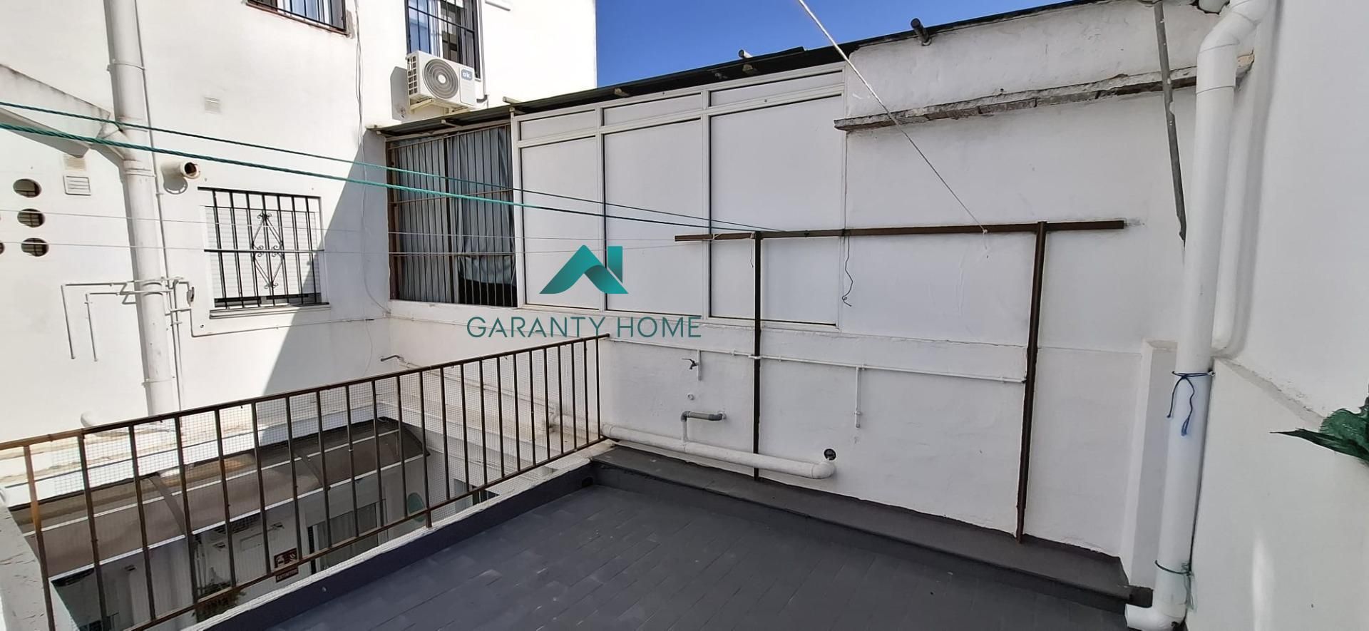 Vista exterior de Àtic en venda en  Sevilla Capital amb Aire condicionat i Terrassa