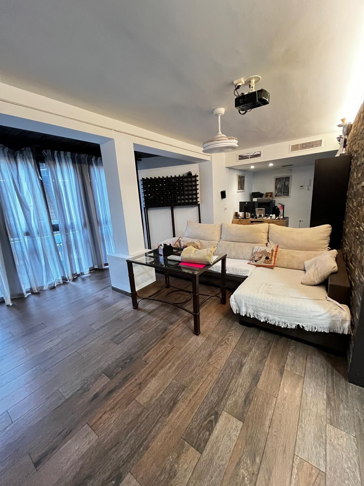 Sala de estar de Piso en venta en  Córdoba Capital con Aire acondicionado, Calefacción y Parquet