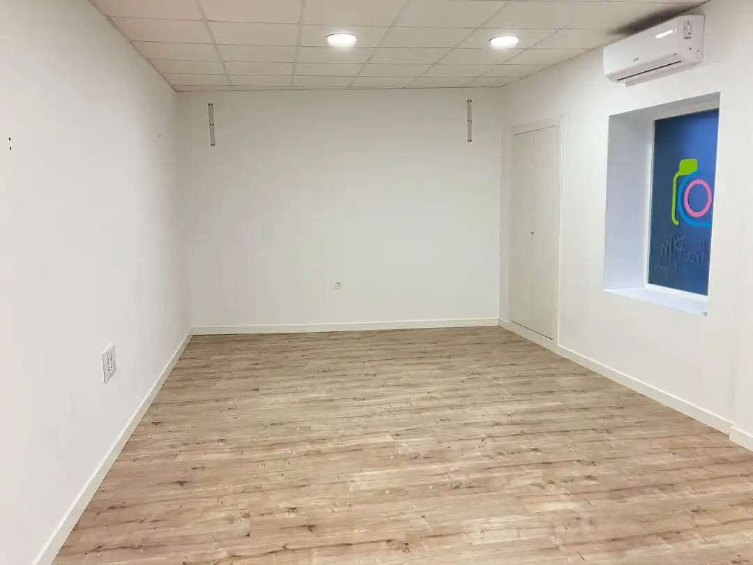 Local en venta en Esquivias con Aire acondicionado