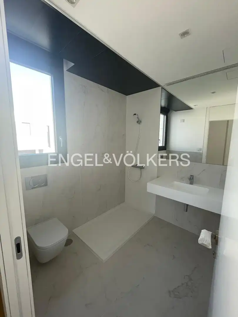 Baño de Casa o chalet de alquiler en Majadahonda con Aire acondicionado, Calefacción y Jardín privado