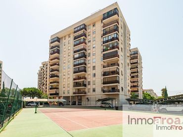 Appartamento con piscina in affitto a calle Apòstol Santiago