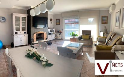 Sala d'estar de Casa adosada en venda en La Garriga amb Aire condicionat, Calefacció i Traster