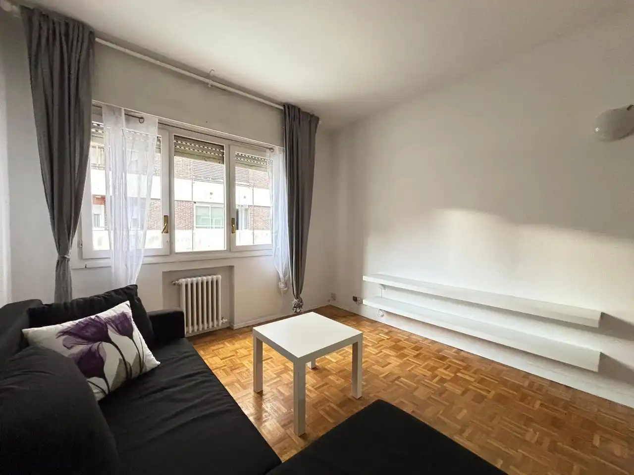 Flat for sale in Calle de Andrés Mellado, imagen 3