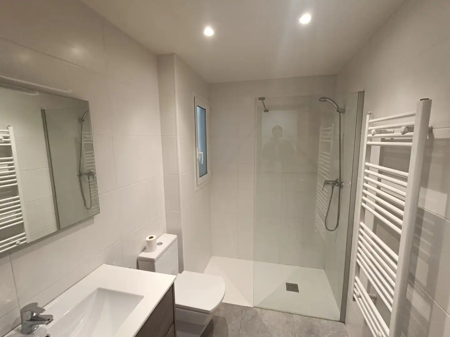 Baño de Piso de alquiler en Berga con Calefacción, Parquet y Terraza