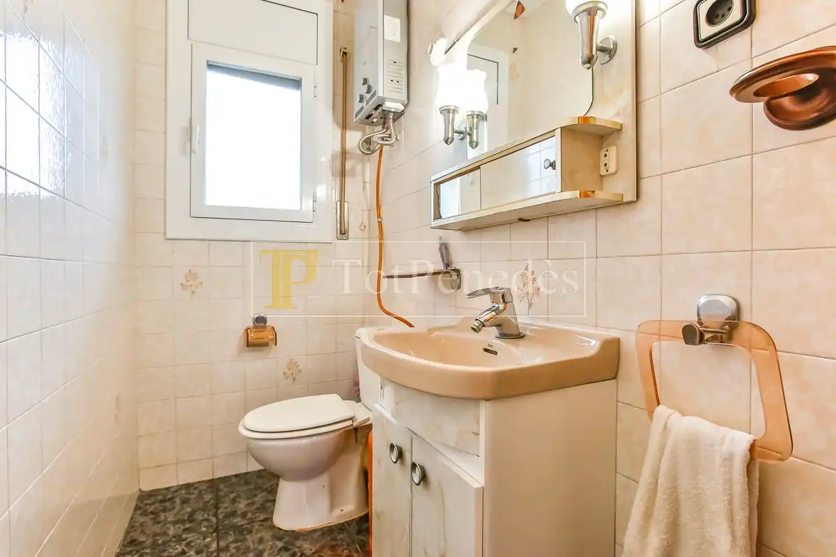 Bathroom of Houses for sale in Torrelles de Foix  with Air Conditioner, Heating and Private garden