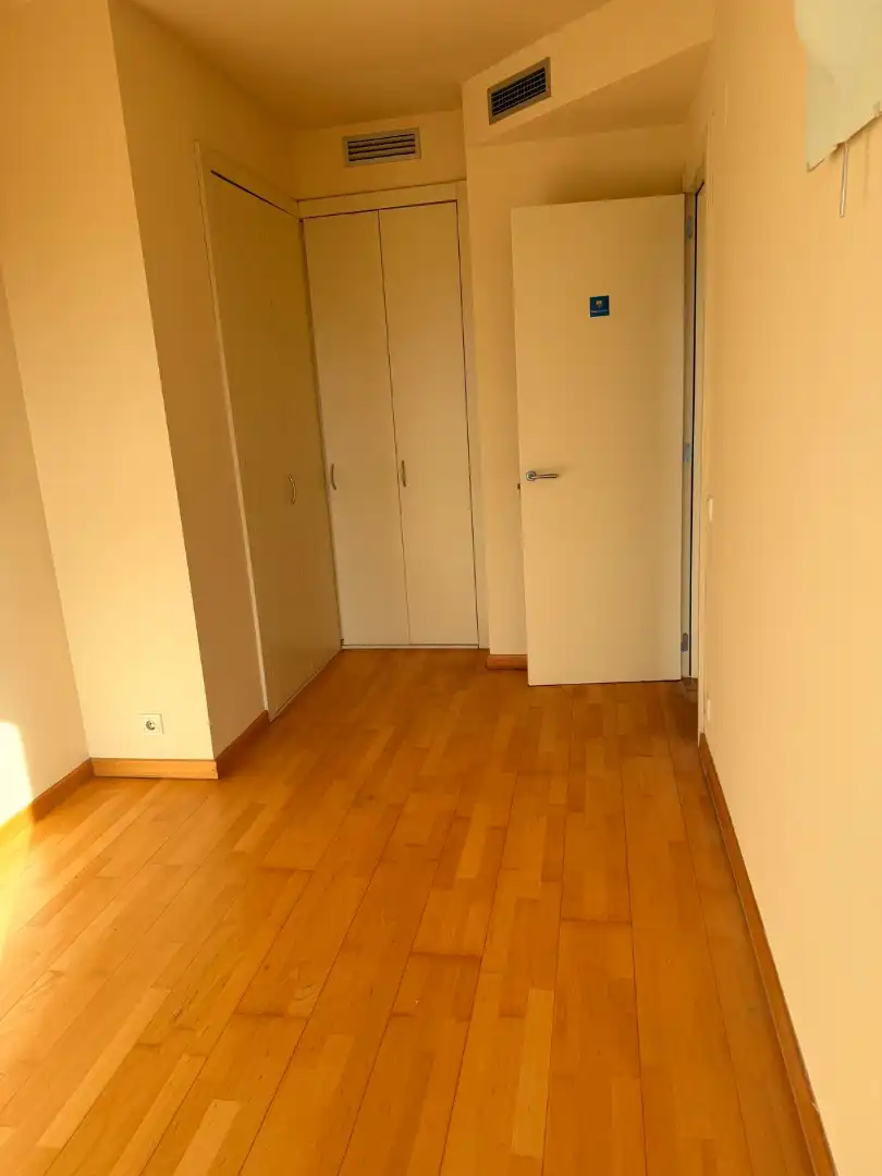 Dormitori de Pis en venda en Barcelona amb Aire condicionat, Calefacció i Terrassa