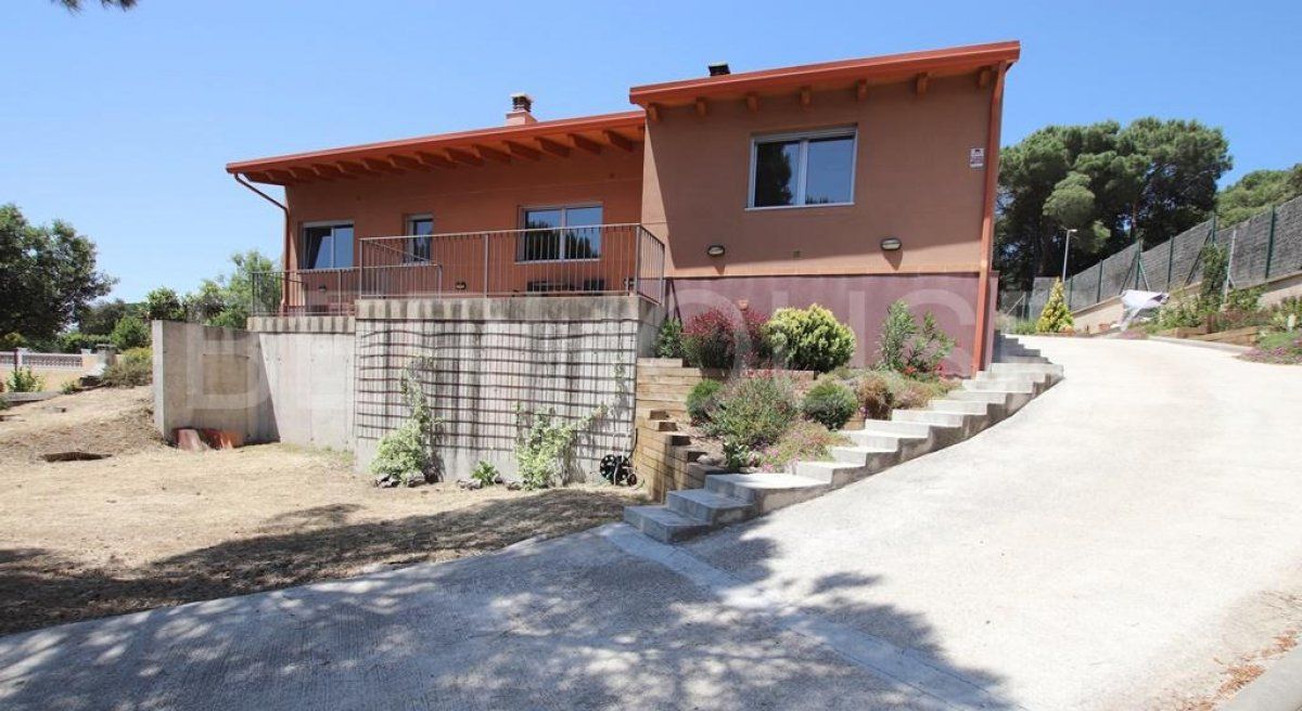 Exterior view of House or chalet for sale in Vilanova del Vallès  with Heating, Private garden and Terrace