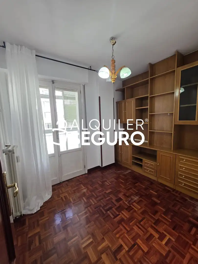 Habitación de Piso de alquiler en Burgos con Calefacción, Terraza y Amueblado