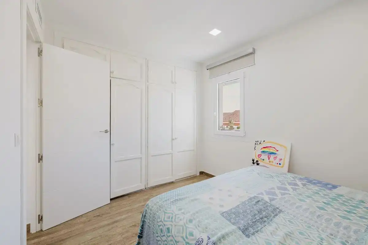 Dormitori de Casa adosada en venda en Málaga amb Aire condicionat, Calefacció i Terrassa