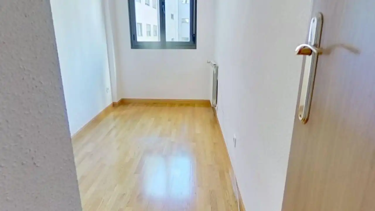 Bedroom of Flat for rent in Madrid  with Air Conditioner, Heating and Private garden