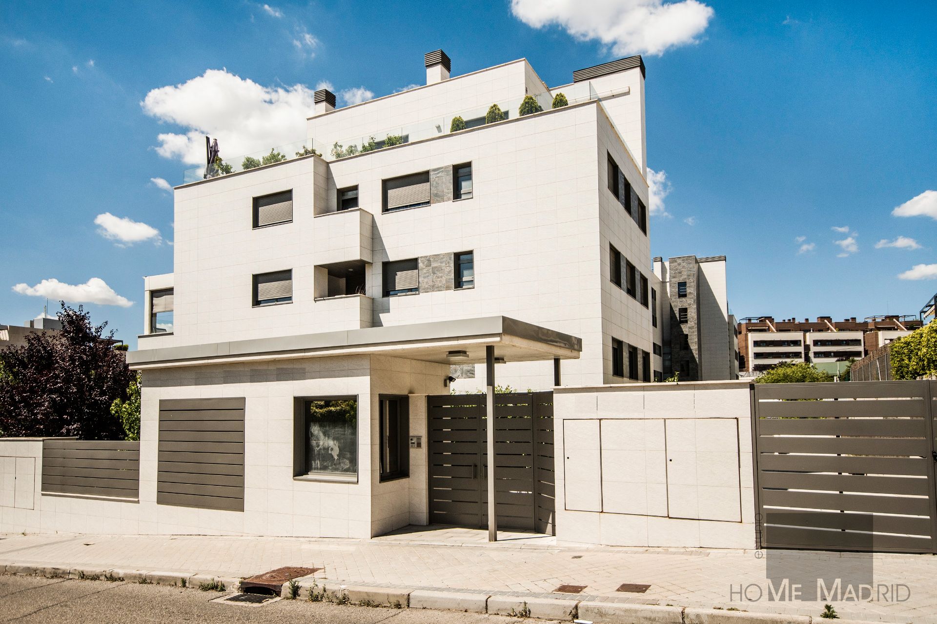 Exterior view of Flat for sale in  Madrid Capital  with Air Conditioner, Heating and Private garden