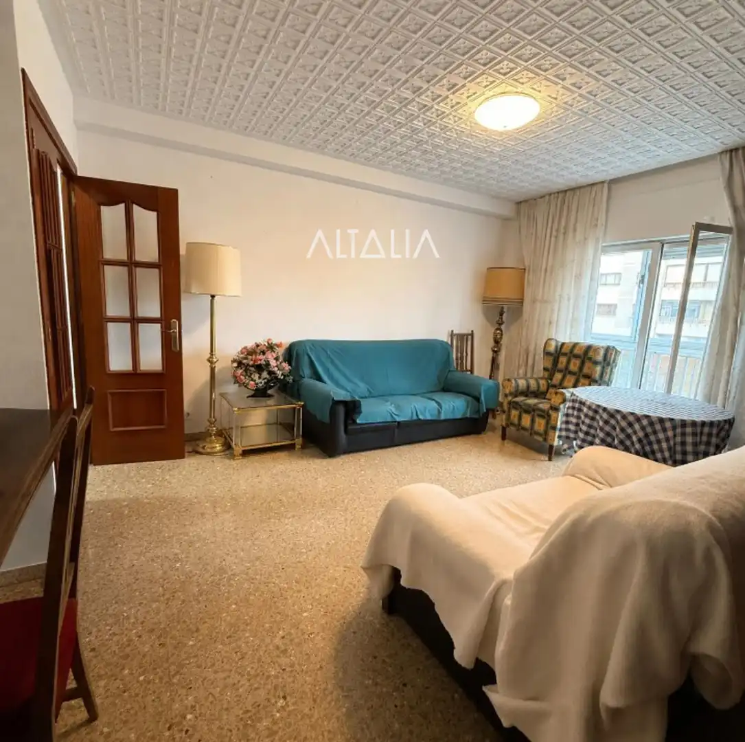 Sala d'estar de Pis de lloguer en Cuenca amb Calefacció