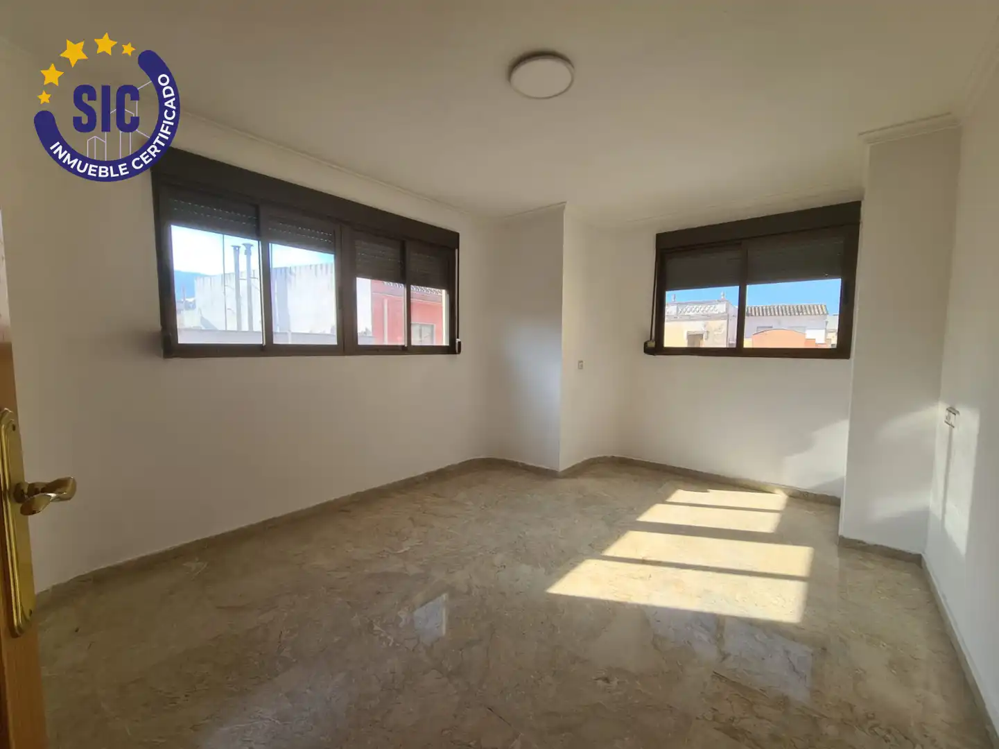 Habitación de Piso en venta en Tavernes de la Valldigna con Aire acondicionado, Terraza y Trastero