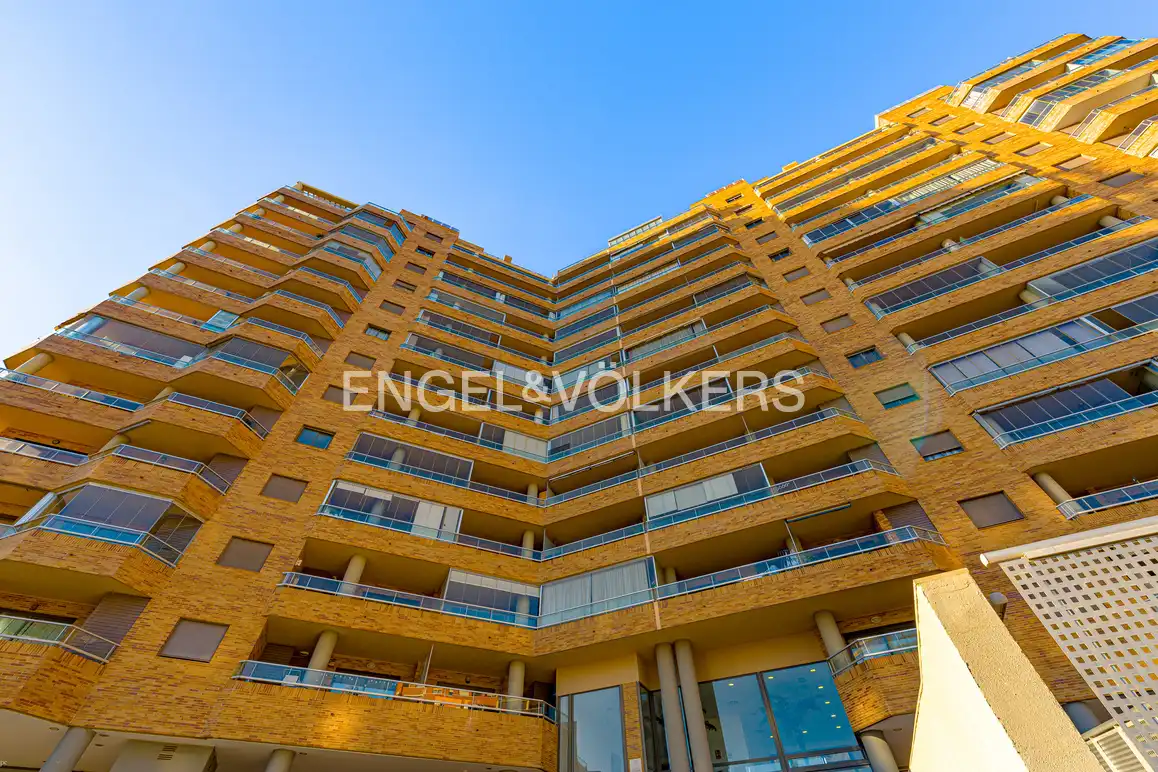Vista exterior de Apartamento de alquiler en Villajoyosa / La Vila Joiosa con Aire acondicionado, Terraza y Trastero
