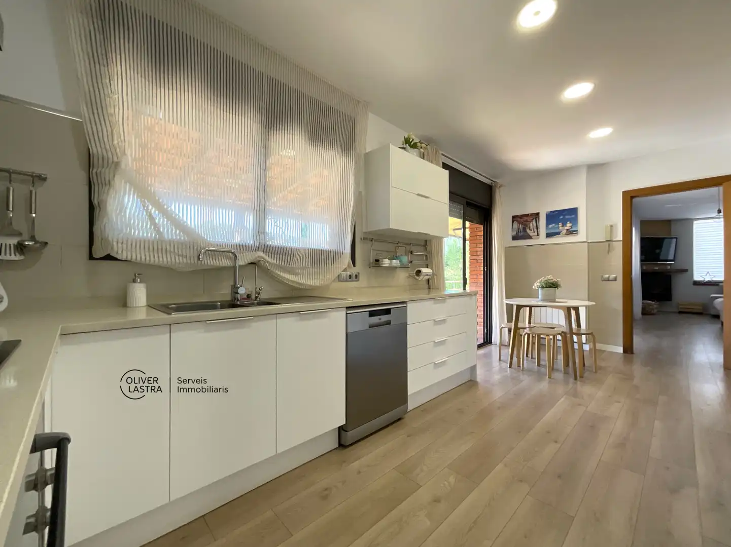 Cocina de Casa o chalet en venta en Corbera de Llobregat con Aire acondicionado, Calefacción y Jardín privado
