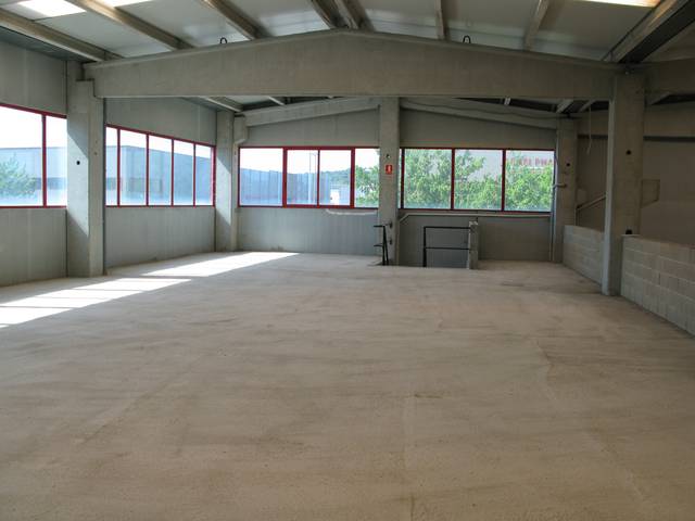 Nave industrial en Alquiler en Domeny
