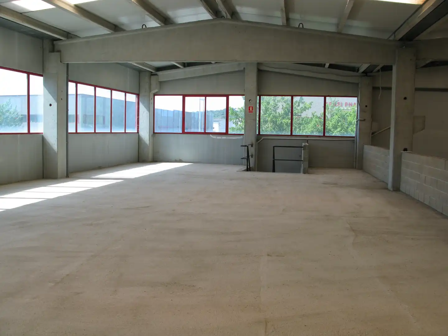 Nave industrial de alquiler en Girona
