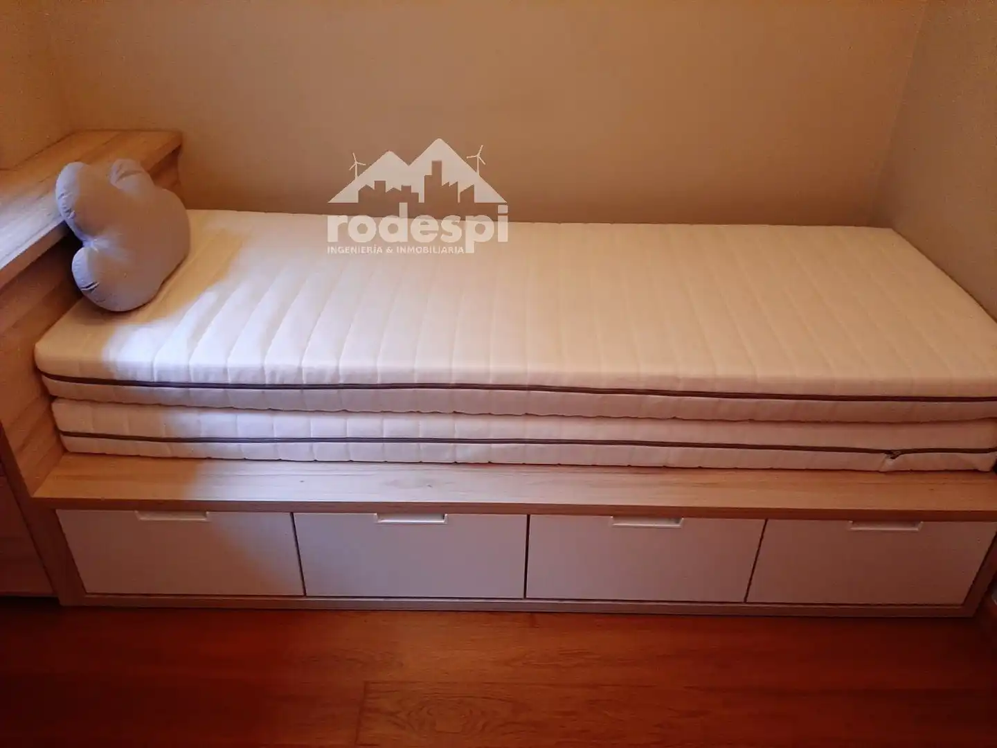 Bedroom of Flat for sale in Vigo   with Heating, Storage room and Furnished