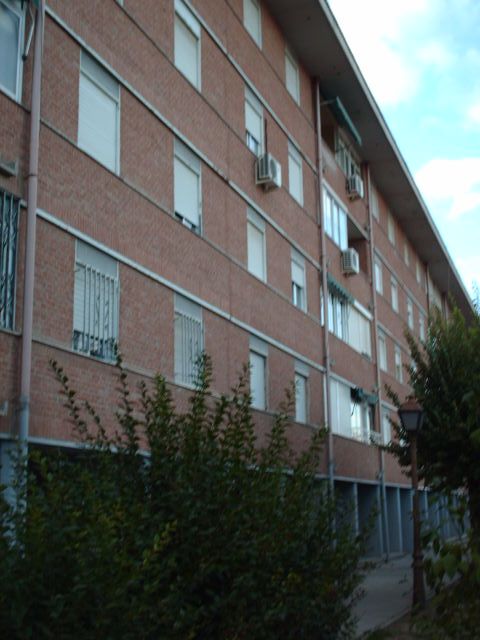 Vista exterior de Piso en venta en Alcalá de Henares