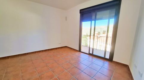 Foto 4 de Piso en venta en Alcaucín, Málaga