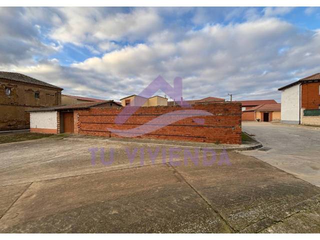 Terreno residencial en Venta en Iglesia en San Llorente