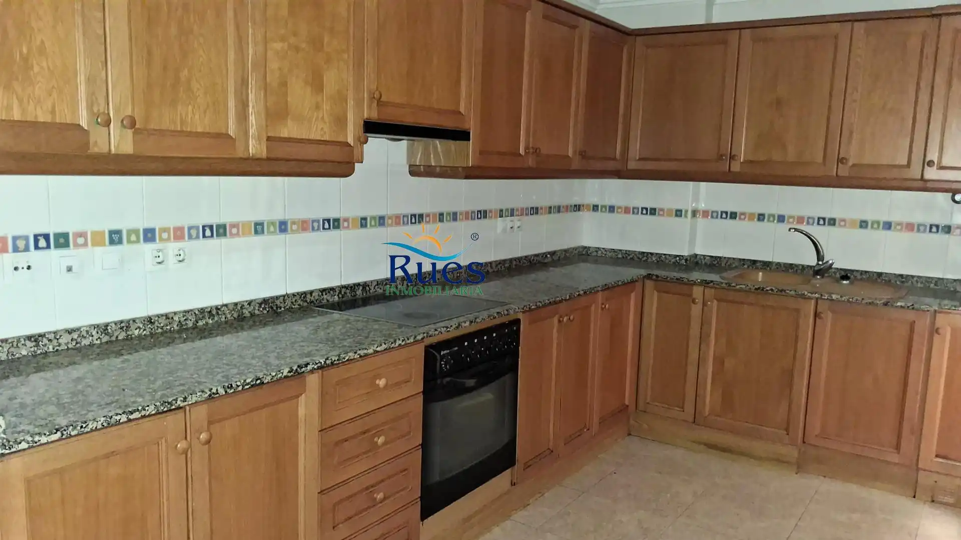 Cocina de Piso en venta en Oropesa del Mar / Orpesa con Terraza y Balcón
