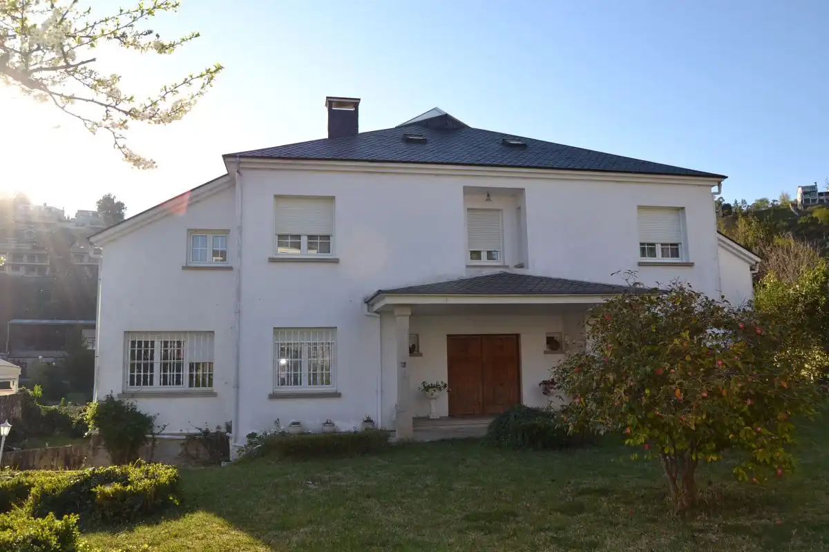 Vista exterior de Casa o chalet en venta en Poio con Calefacción, Jardín privado y Parquet