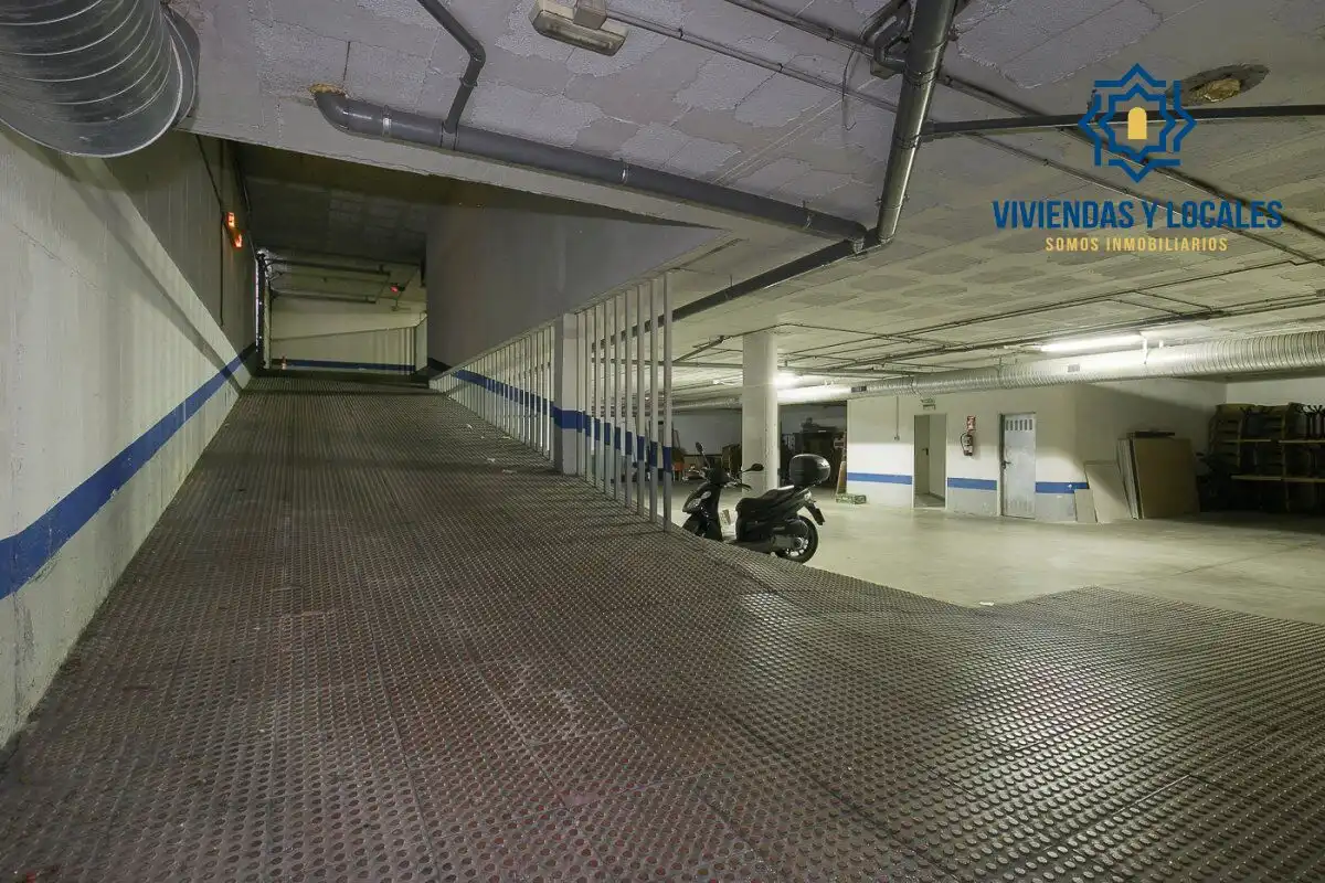 Oficina amb ascensor en venda a Campus de la Salud, imagen 26