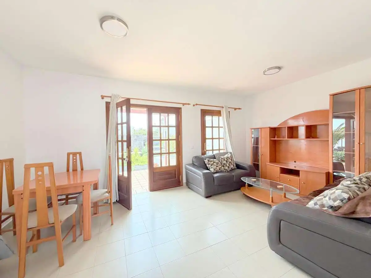 Sala de estar de Casa o chalet en venta en Yaiza con Jardín privado, Terraza y Amueblado