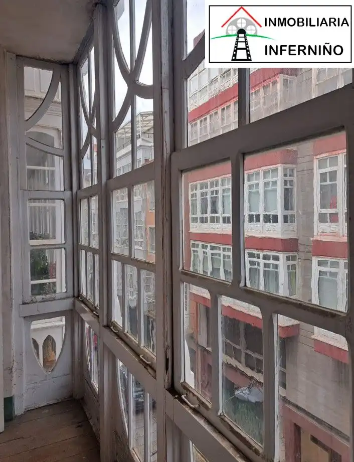Vista exterior de Pis en venda en Ferrol amb Balcó