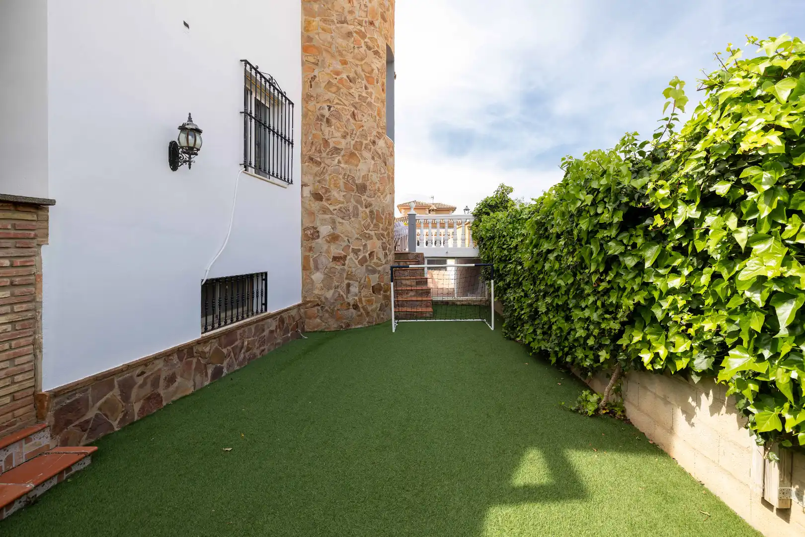 Terrassa de Casa o xalet en venda en Alhaurín de la Torre amb Aire condicionat, Calefacció i Jardí privat