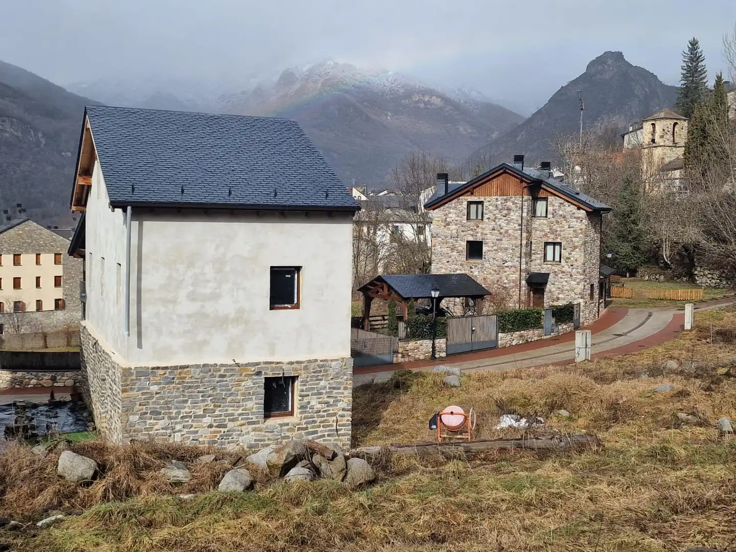 Exterior view of Houses for sale in Sesué, Huesca